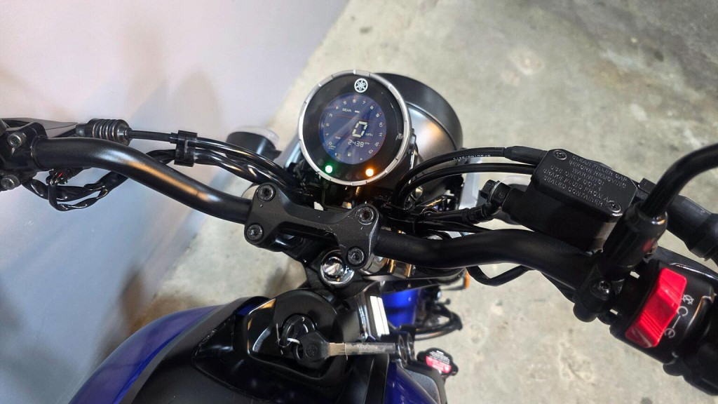 YAMAHA 