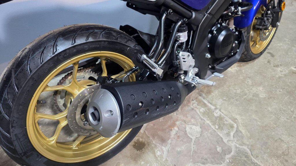 YAMAHA 