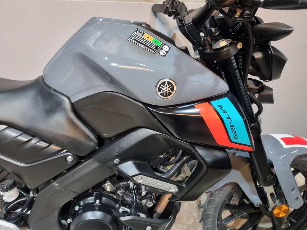 YAMAHA MT-125