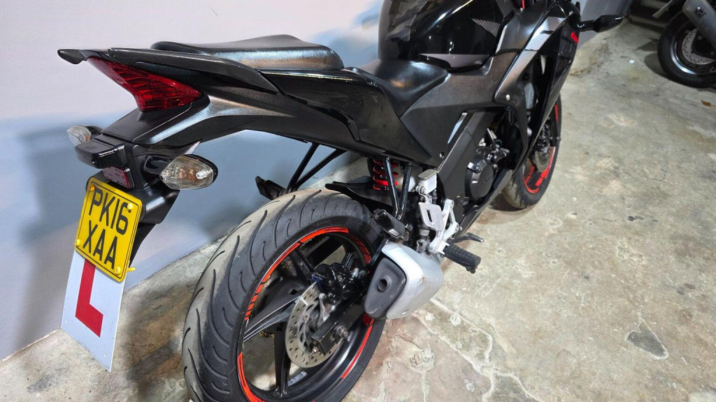 HONDA CBR125R