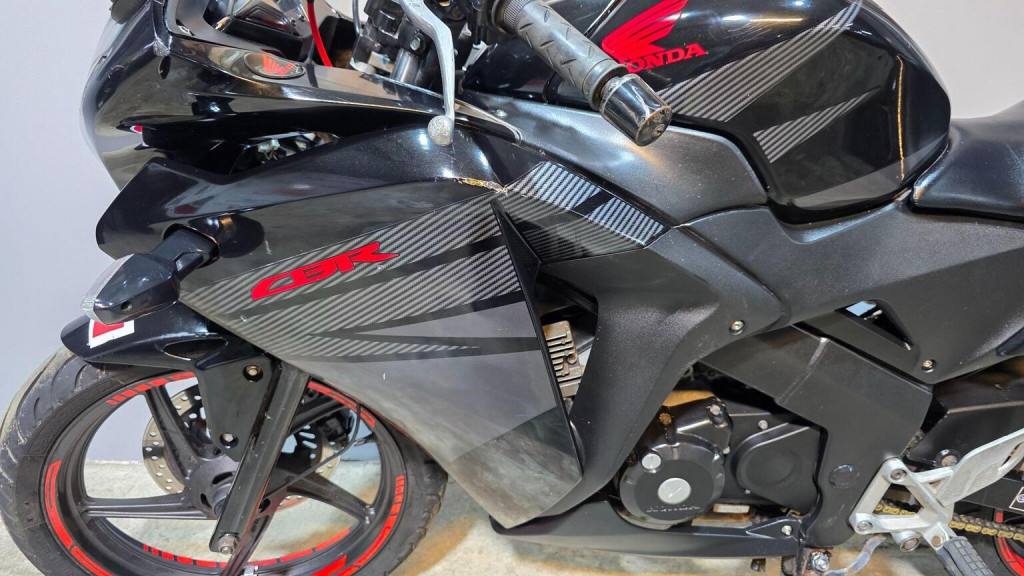 HONDA CBR125R