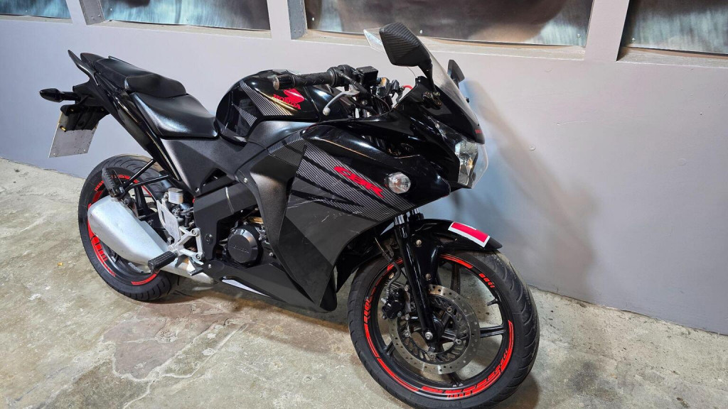 HONDA CBR125R