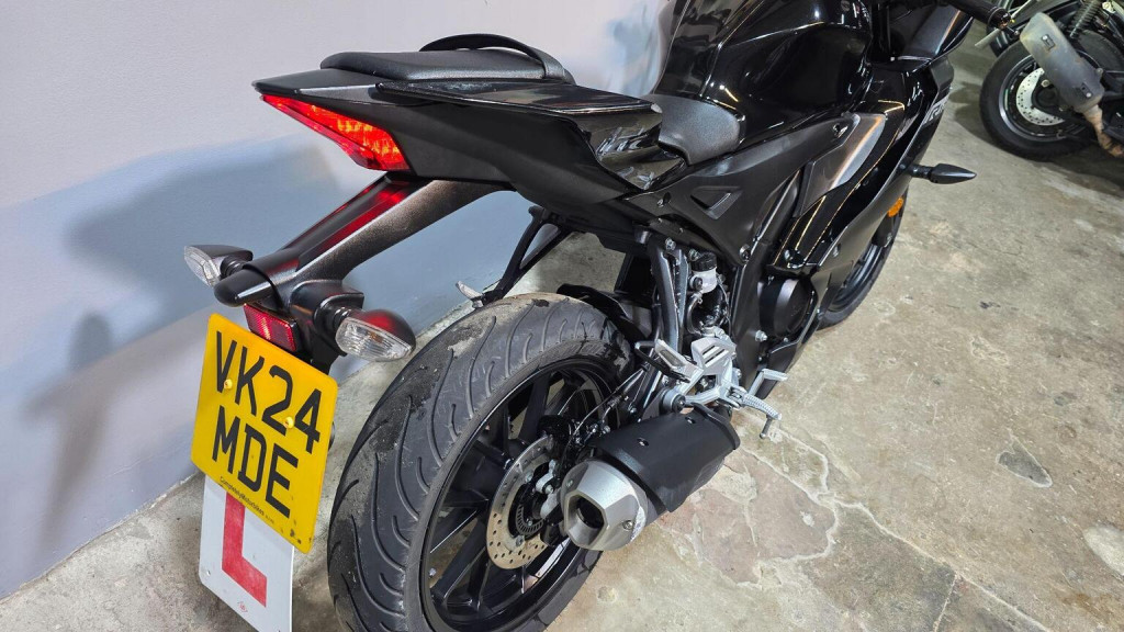 YAMAHA R125