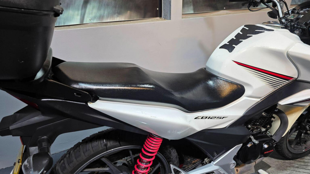 HONDA CB125F