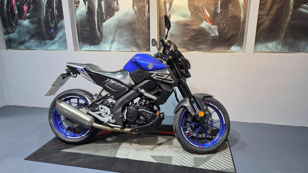 YAMAHA MT-125