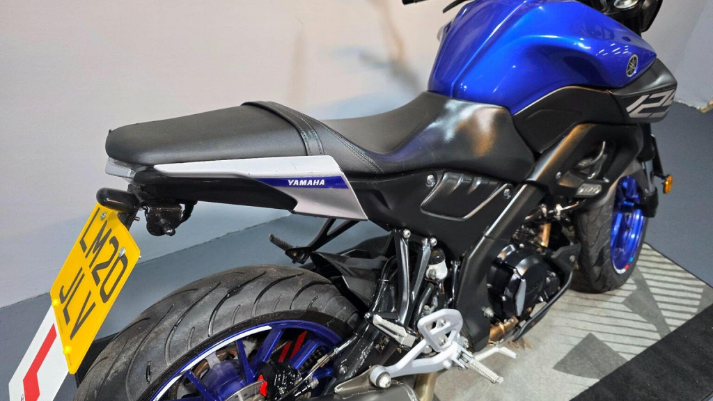 YAMAHA MT-125