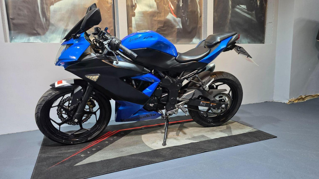 KAWASAKI Ninja 125