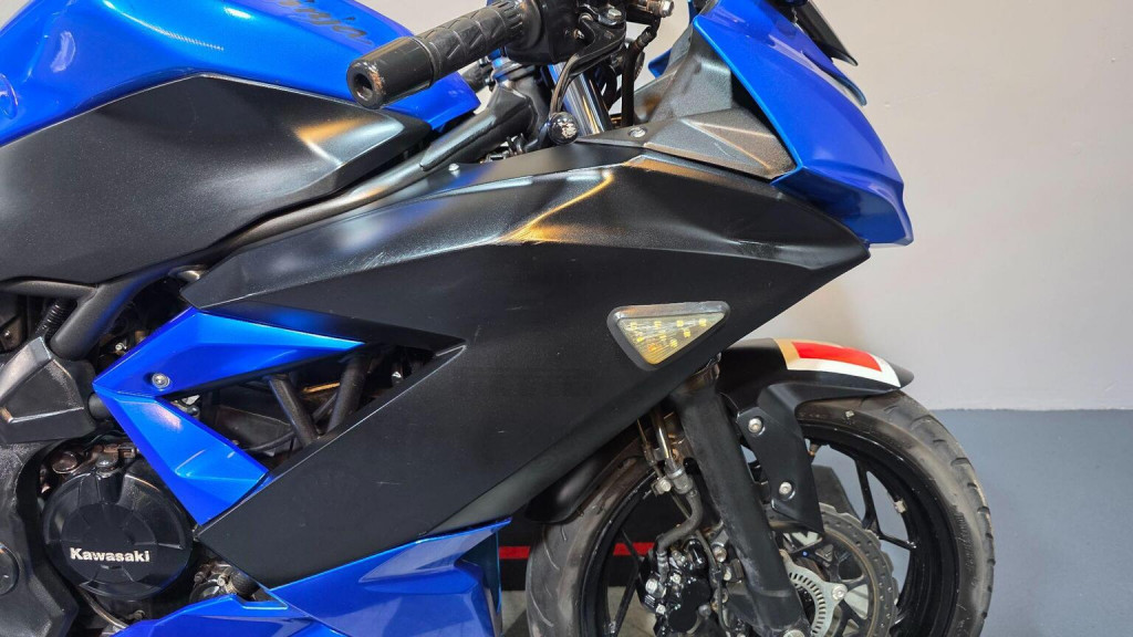 KAWASAKI Ninja 125