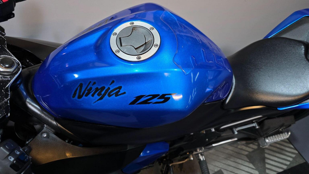 KAWASAKI Ninja 125