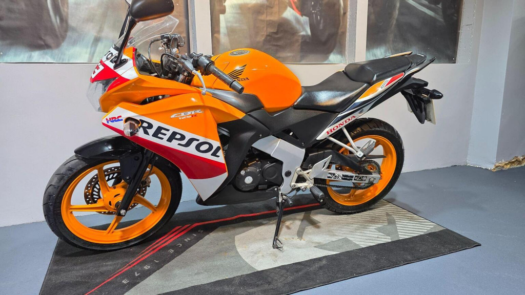 HONDA CBR125R