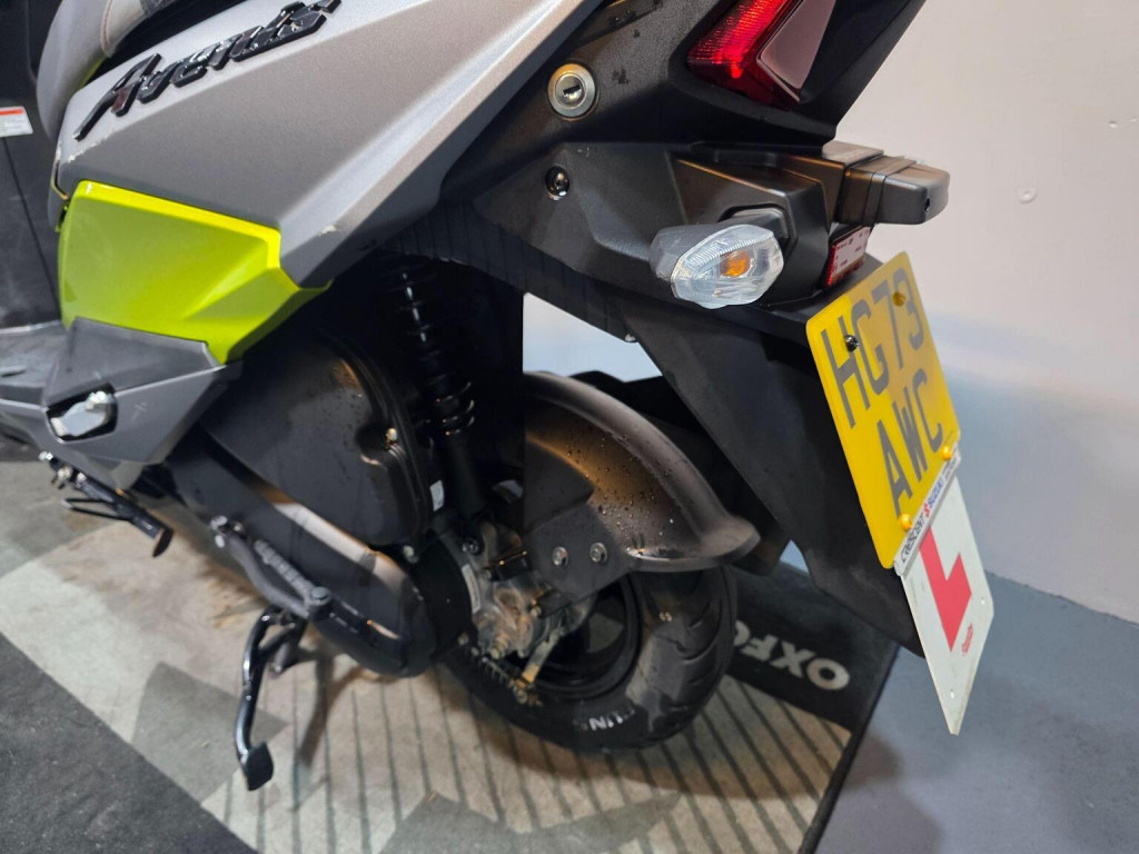 SUZUKI AVENIS 125