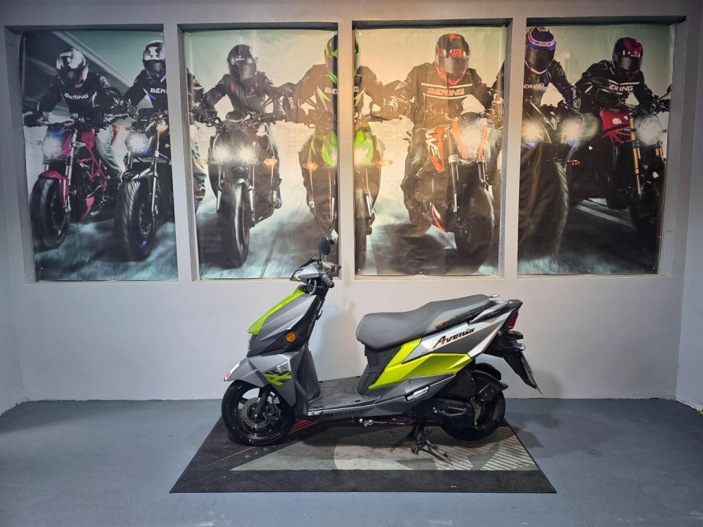 SUZUKI AVENIS 125