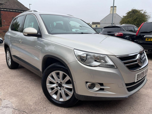 VOLKSWAGEN TIGUAN 2.0 TDI SE Auto 4WD Euro 4 5dr