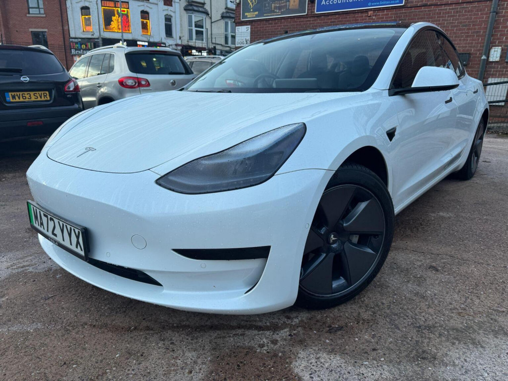 TESLA MODEL 3
