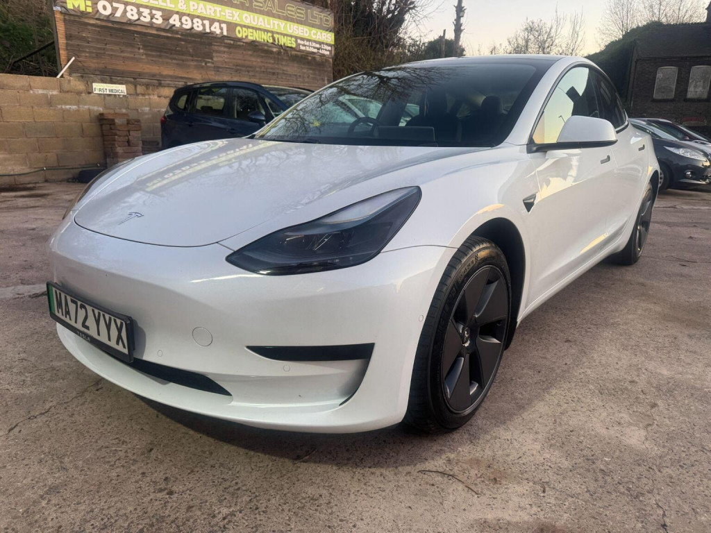 TESLA MODEL 3