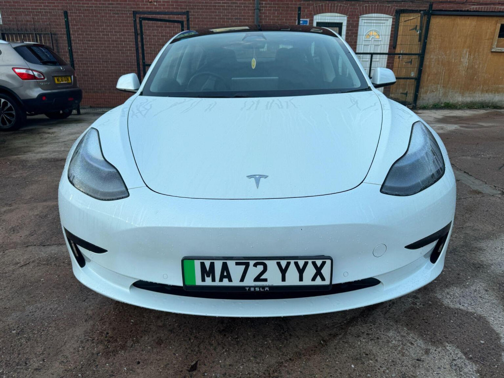 TESLA MODEL 3