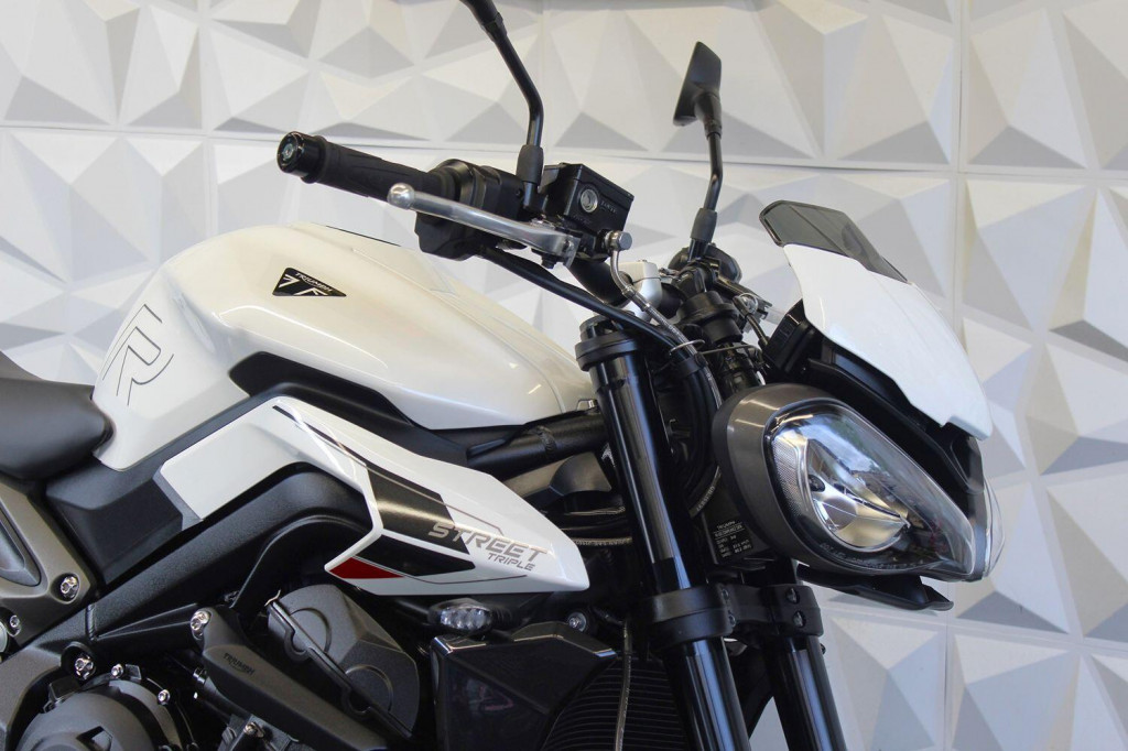 TRIUMPH STREET TRIPLE 765