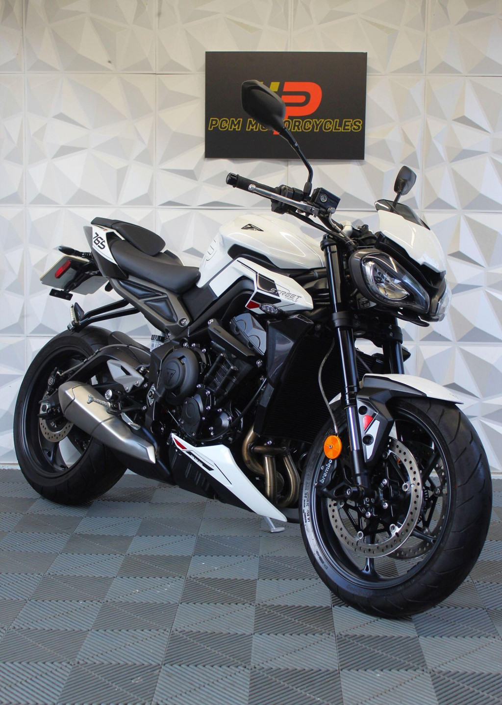 TRIUMPH STREET TRIPLE 765