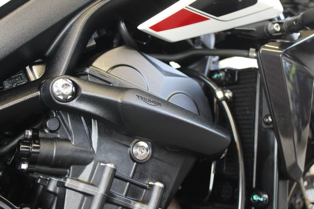 TRIUMPH STREET TRIPLE 765