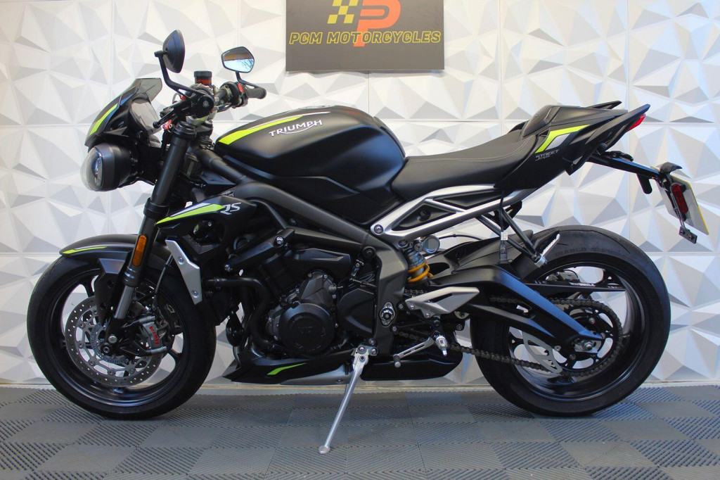 TRIUMPH STREET TRIPLE 765