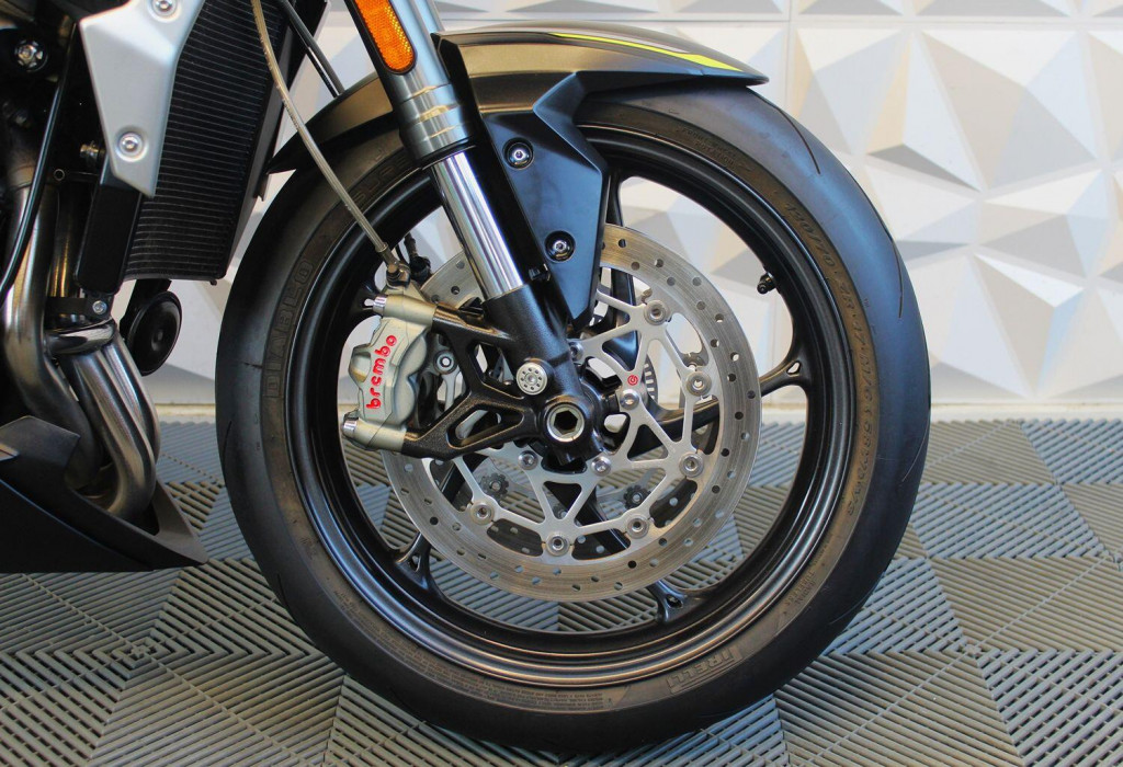 TRIUMPH STREET TRIPLE 765