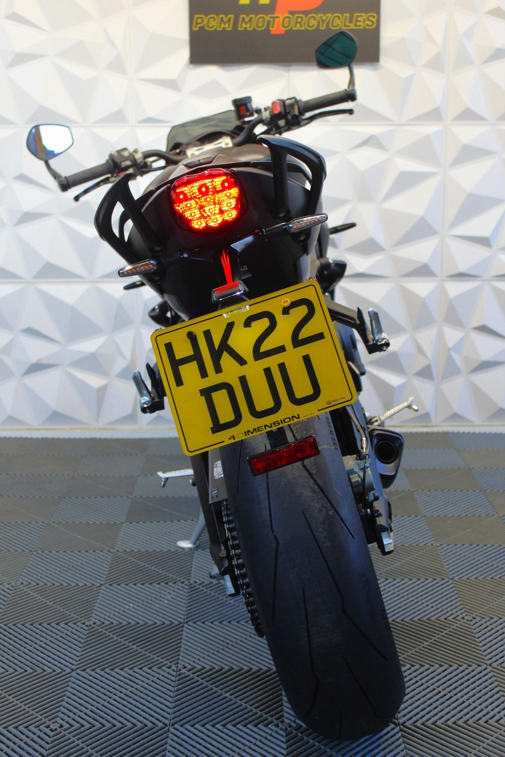TRIUMPH STREET TRIPLE 765
