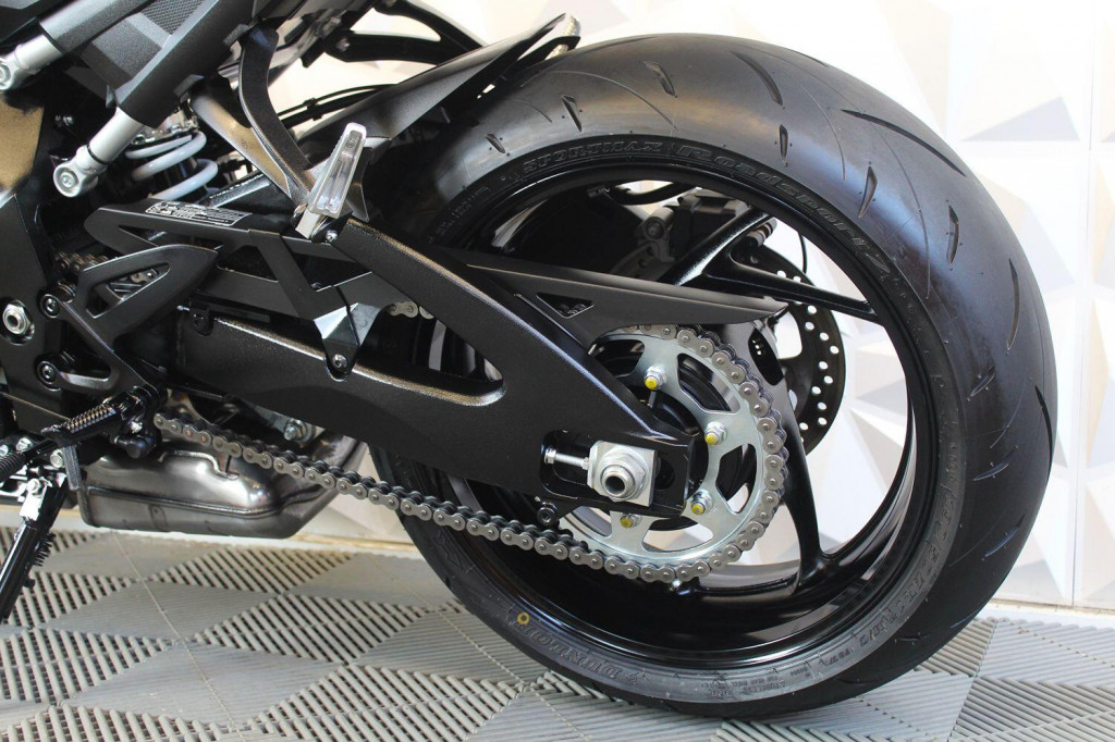 SUZUKI GSX-S1000