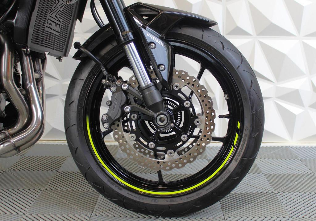 KAWASAKI Z900
