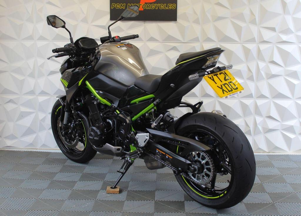 KAWASAKI Z900