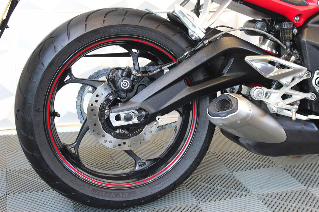 TRIUMPH STREET TRIPLE 765