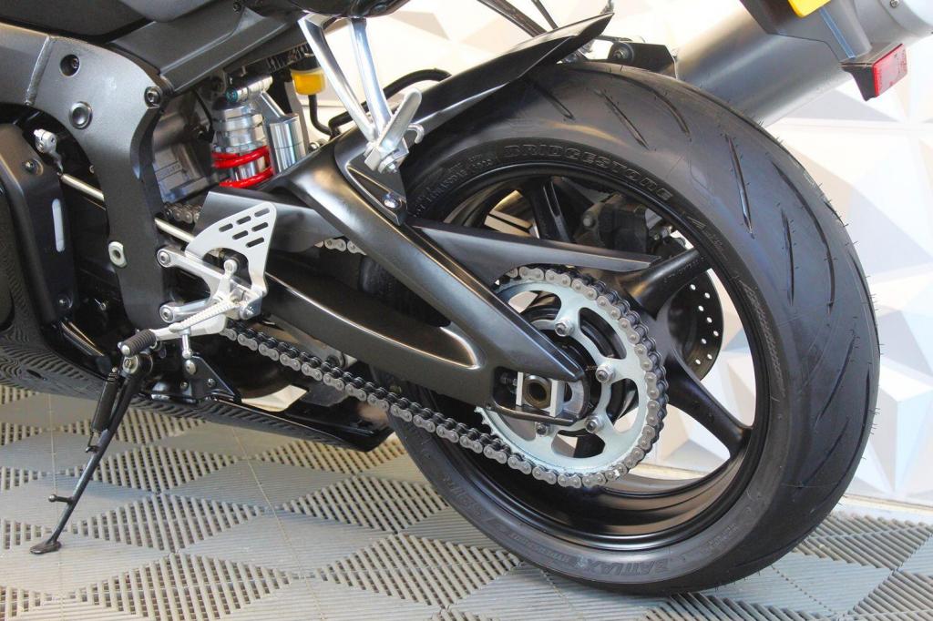 YAMAHA R6