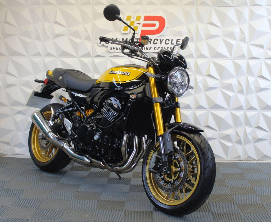 KAWASAKI Z900