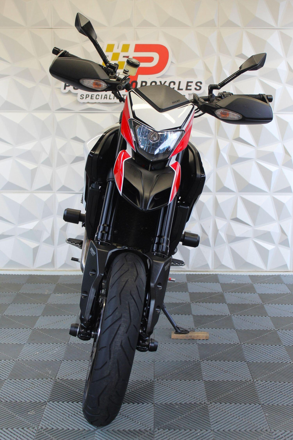 DUCATI Hypermotard