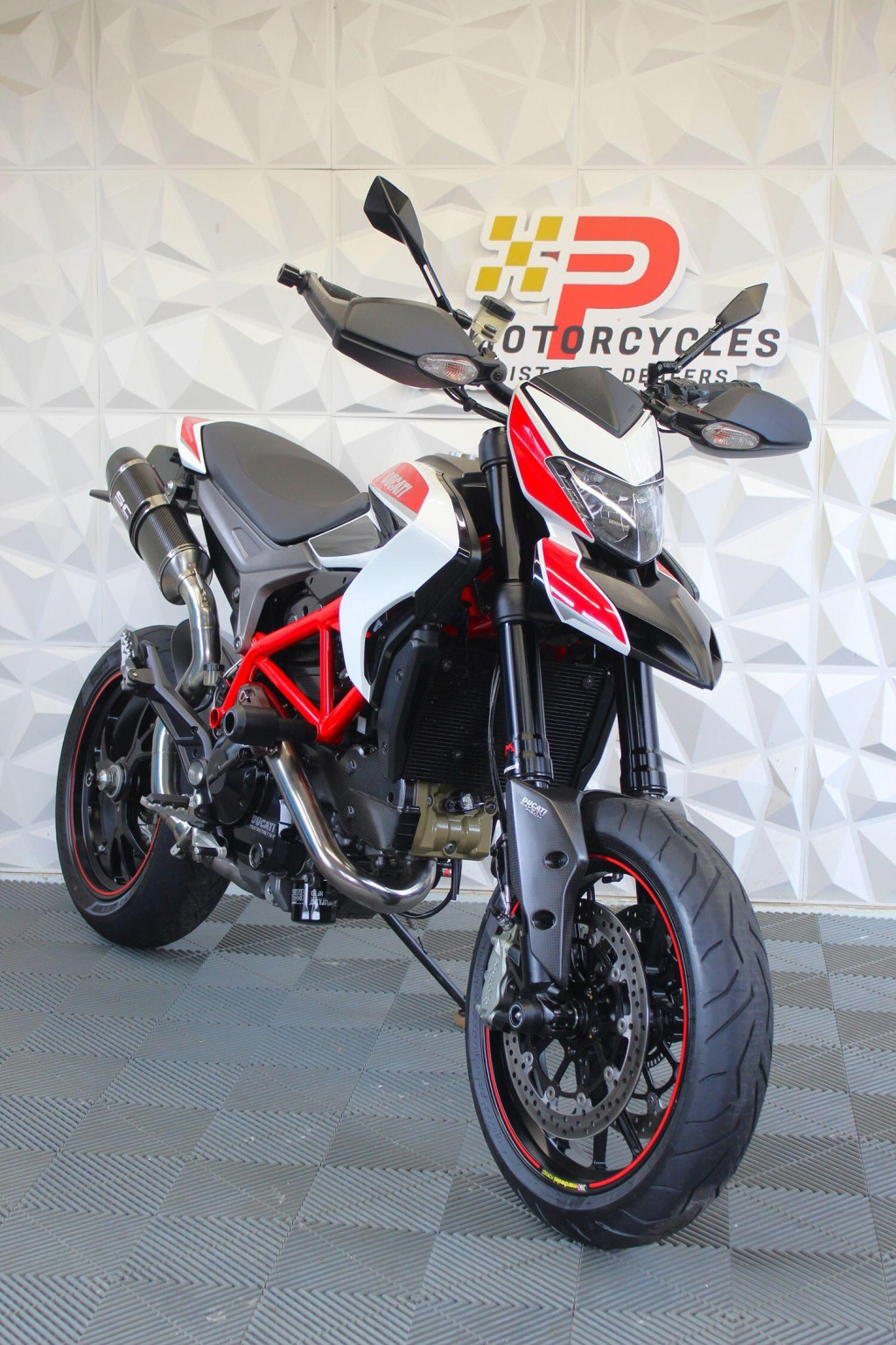 DUCATI Hypermotard