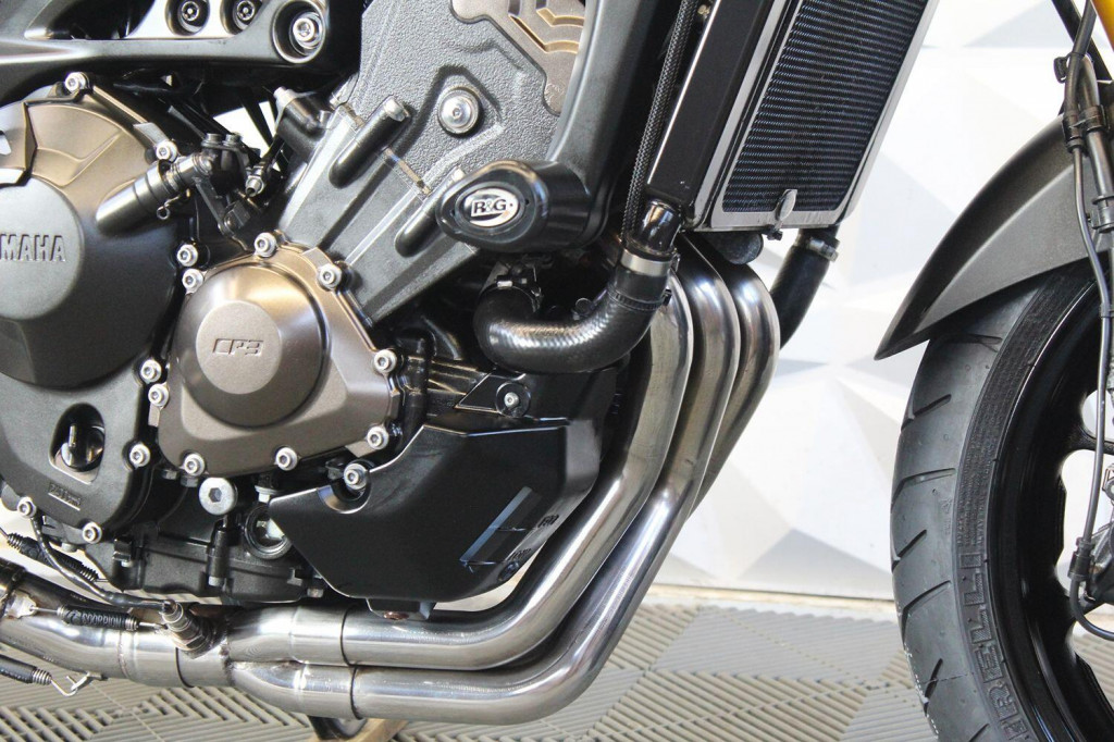 YAMAHA MT-09