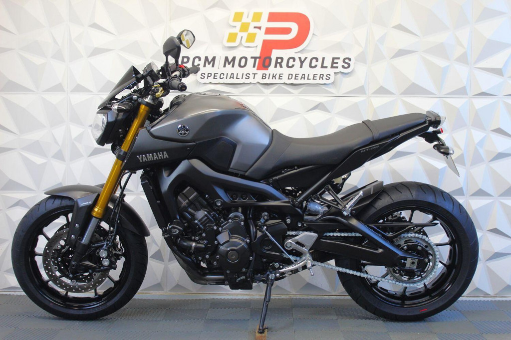 YAMAHA MT-09