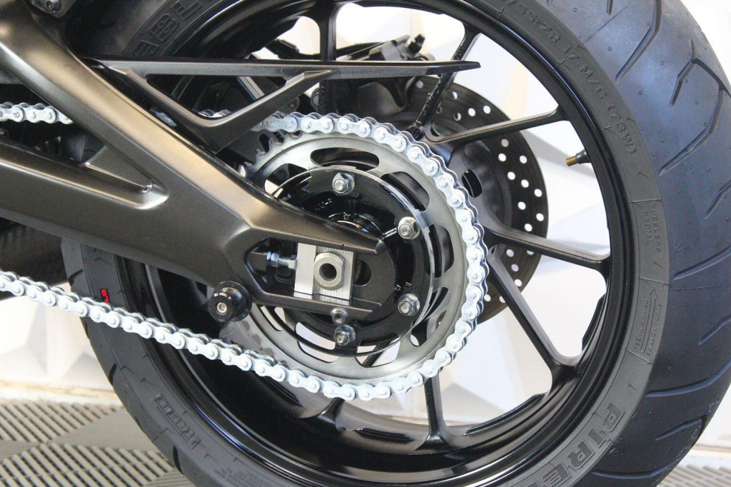 YAMAHA MT-09