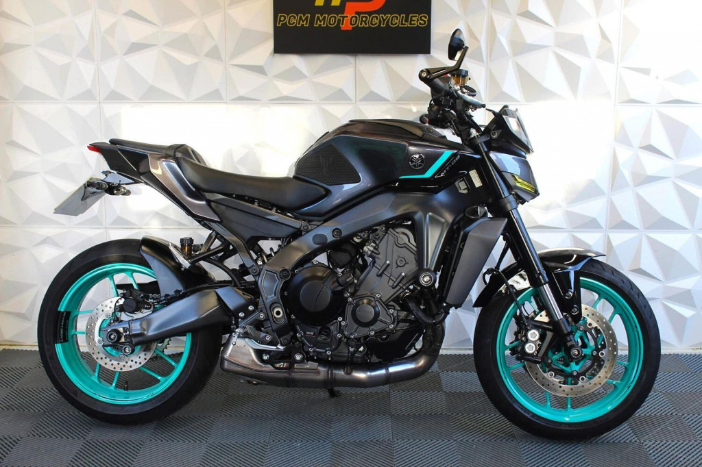YAMAHA MT-09