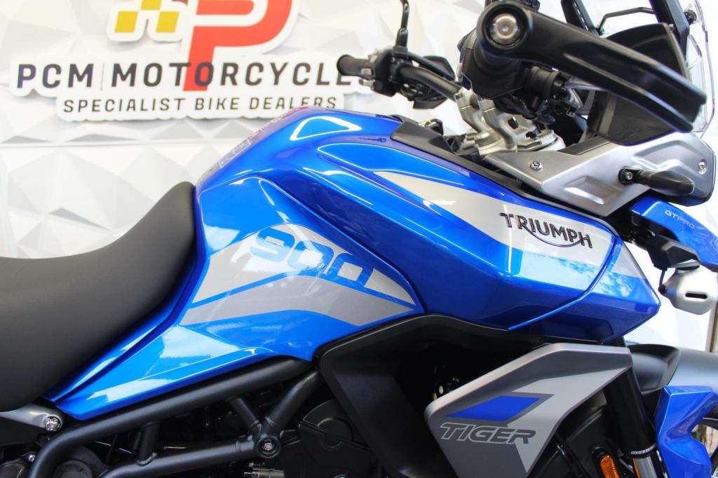 TRIUMPH TIGER 900