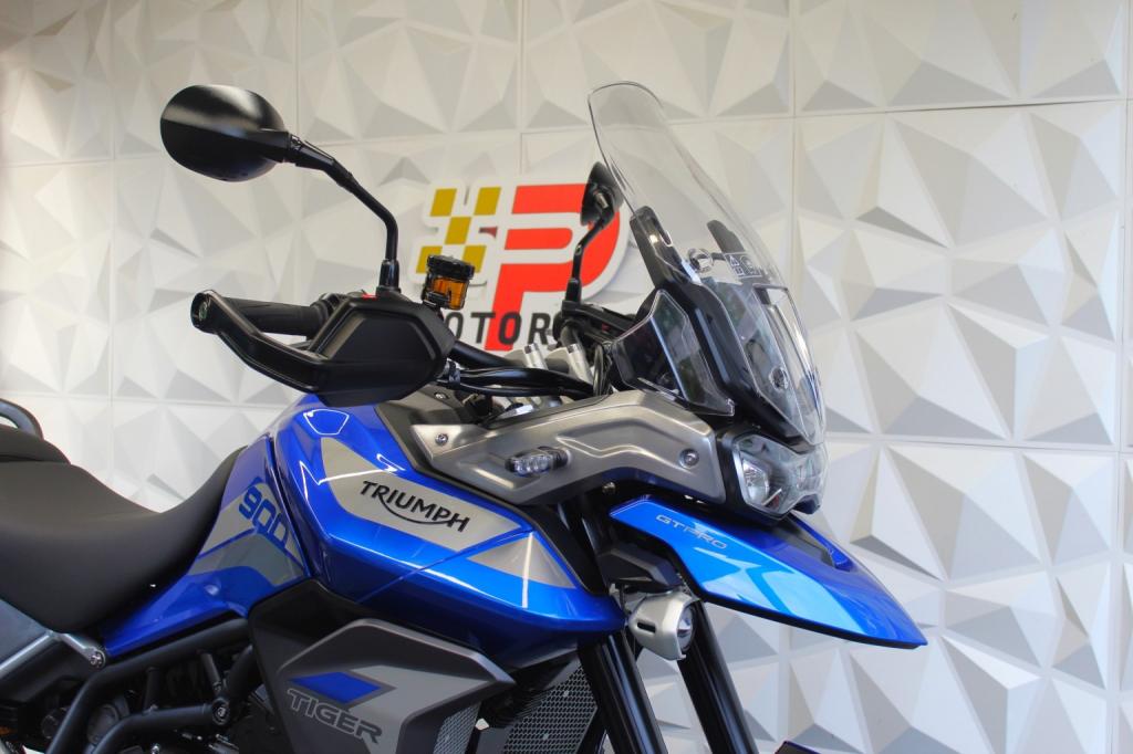 TRIUMPH TIGER 900