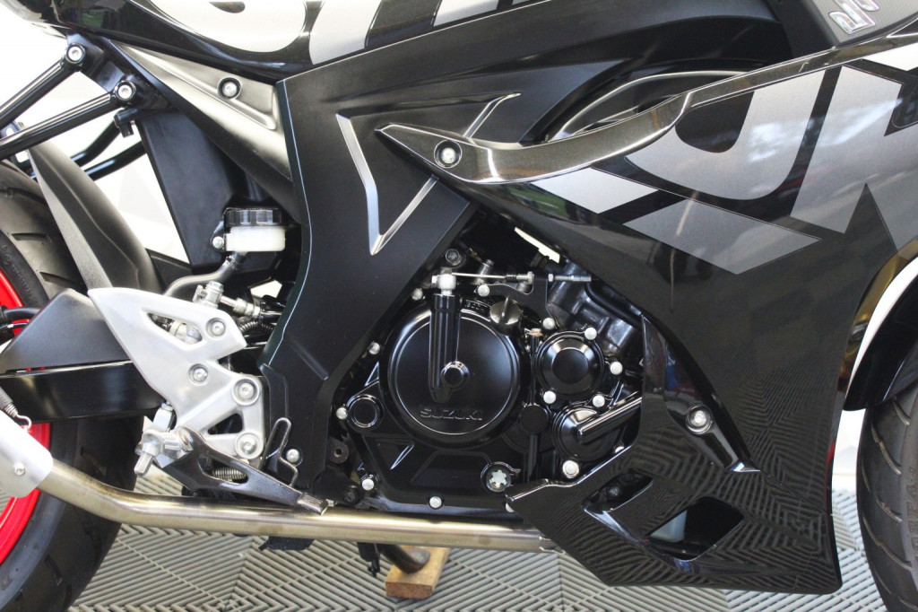 SUZUKI GSXR125