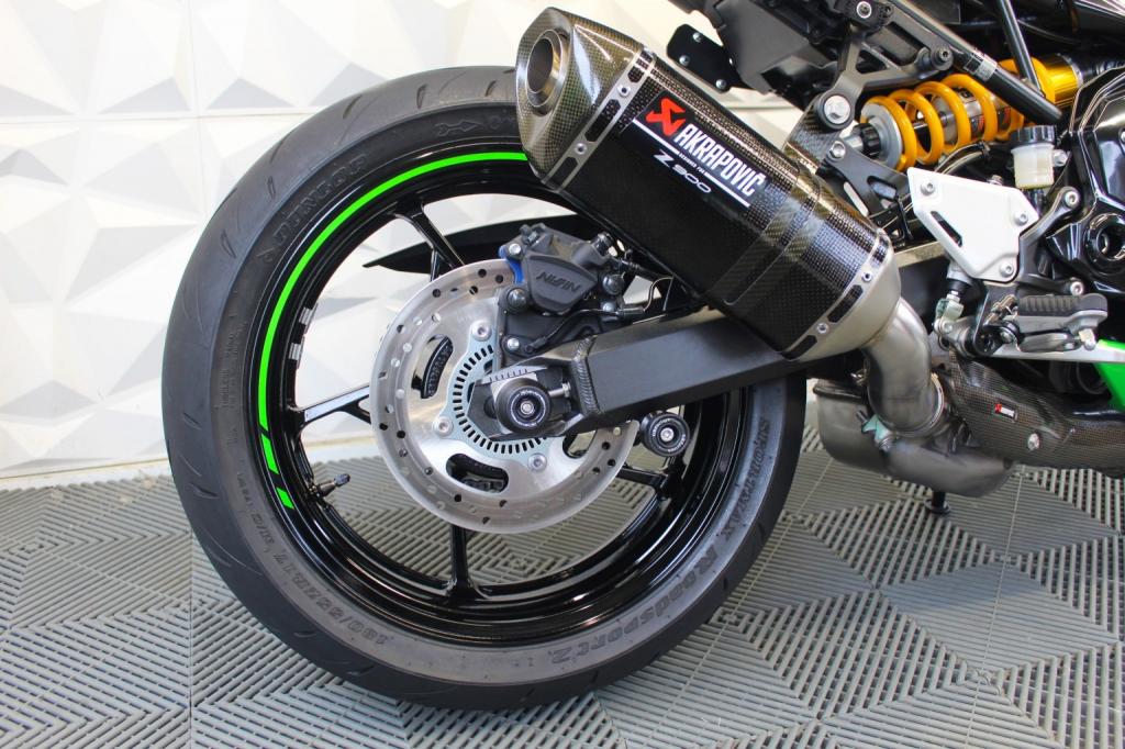 KAWASAKI Z900