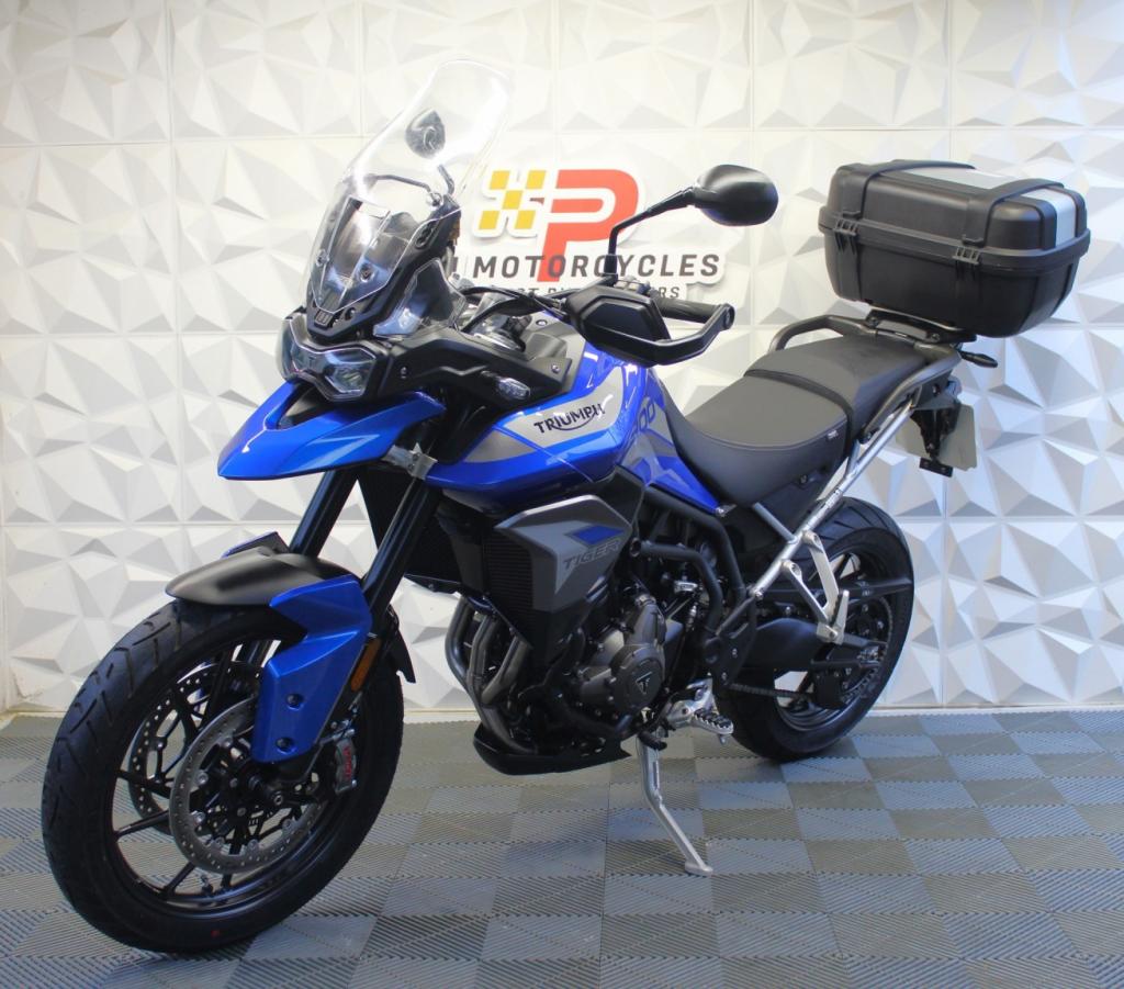 TRIUMPH TIGER 900