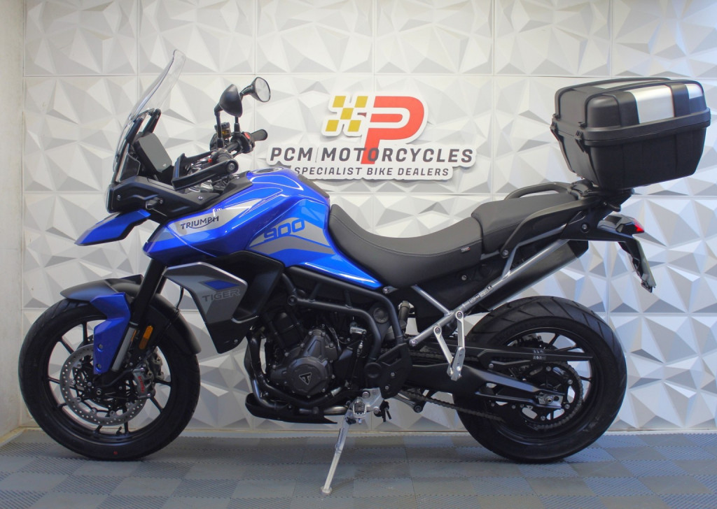 TRIUMPH TIGER 900