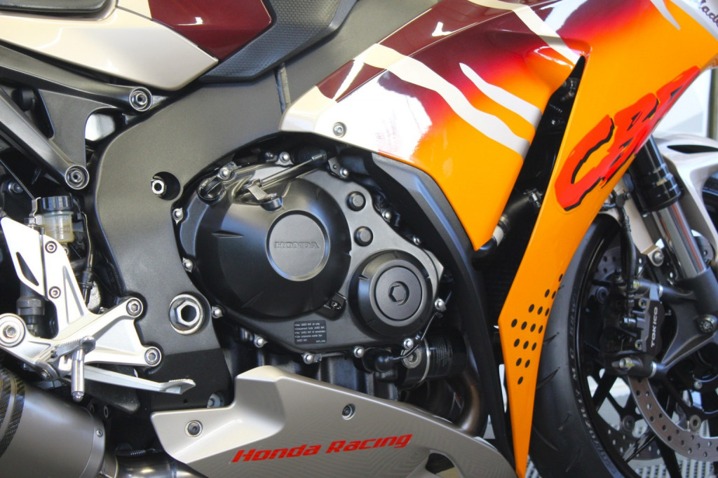 HONDA CBR1000RR Fireblade