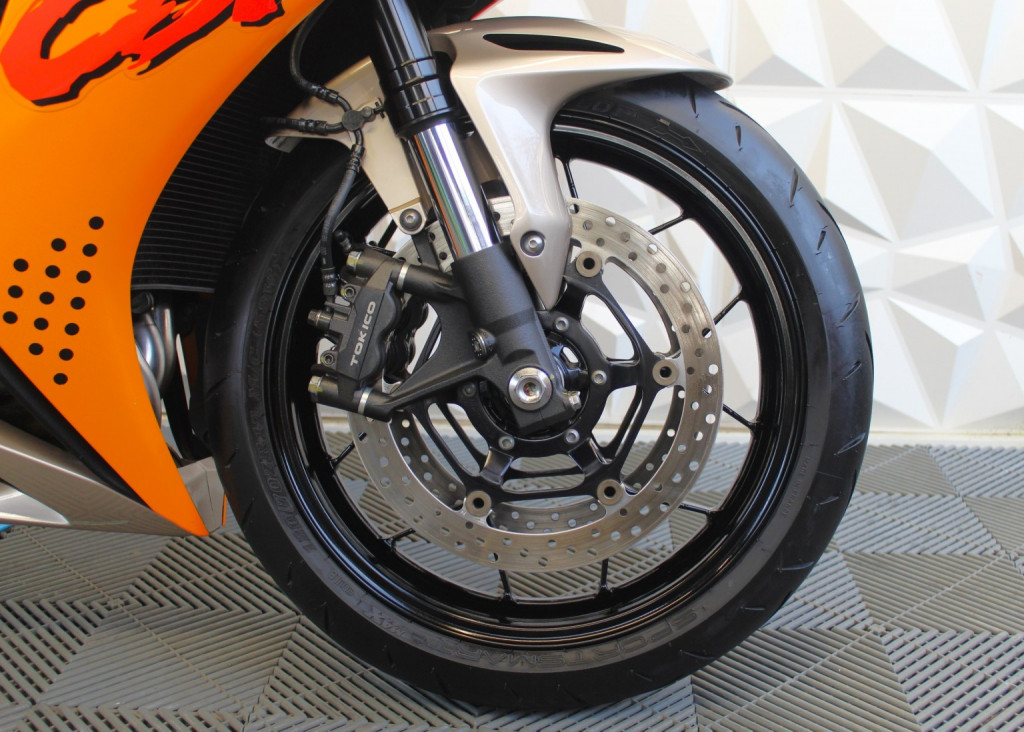 HONDA CBR1000RR Fireblade