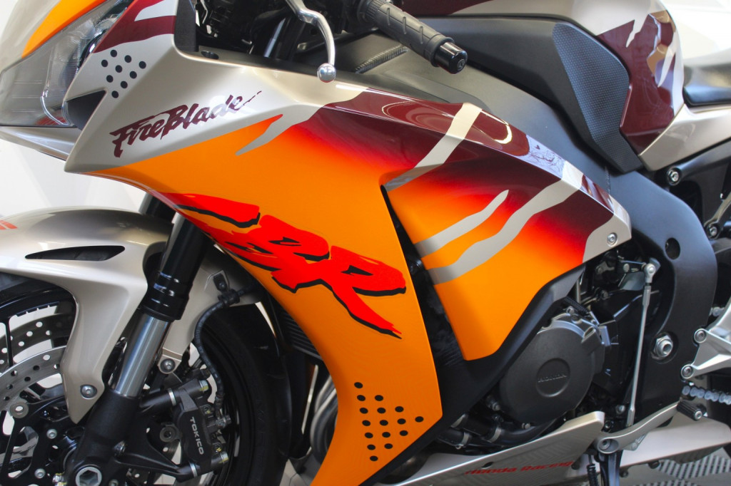 HONDA CBR1000RR Fireblade
