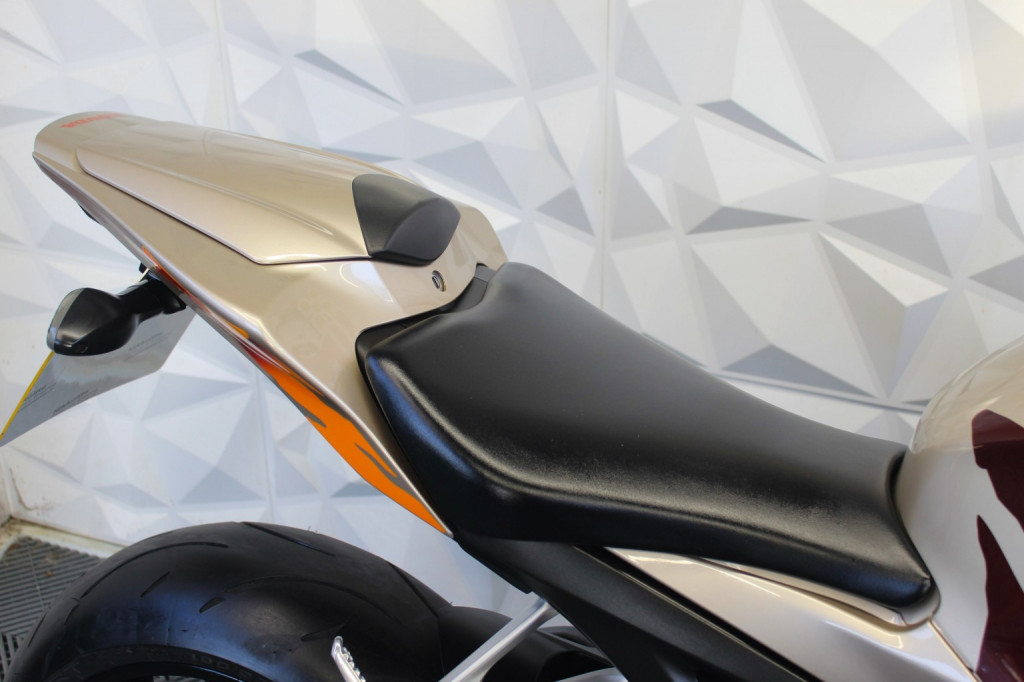 HONDA CBR1000RR Fireblade