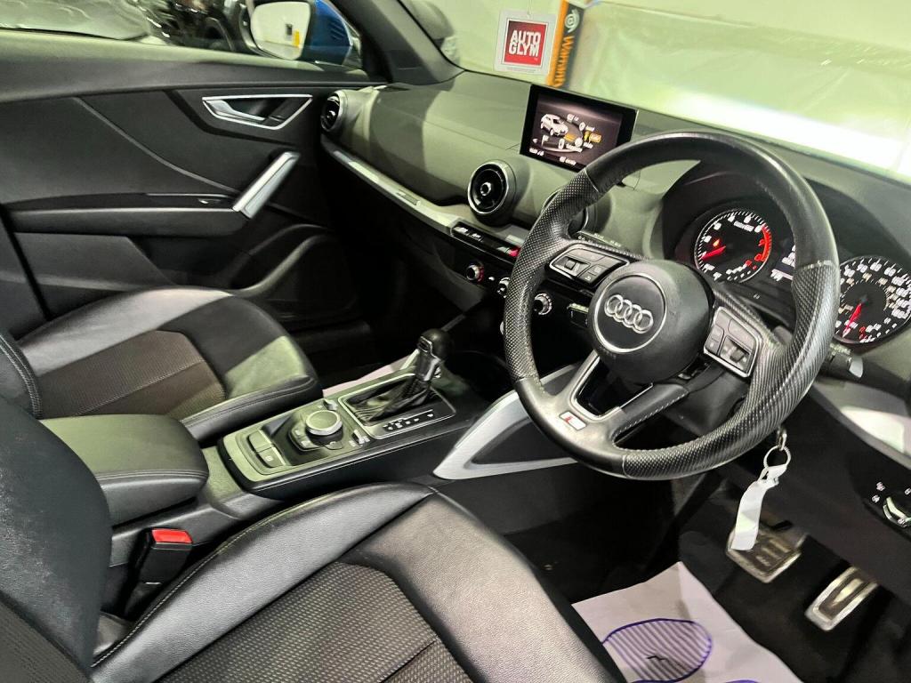 AUDI Q2