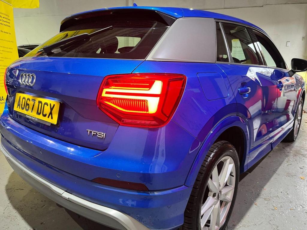 AUDI Q2